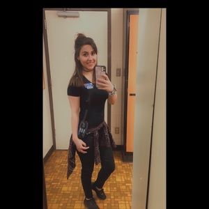 Meet your Posher, Alexis